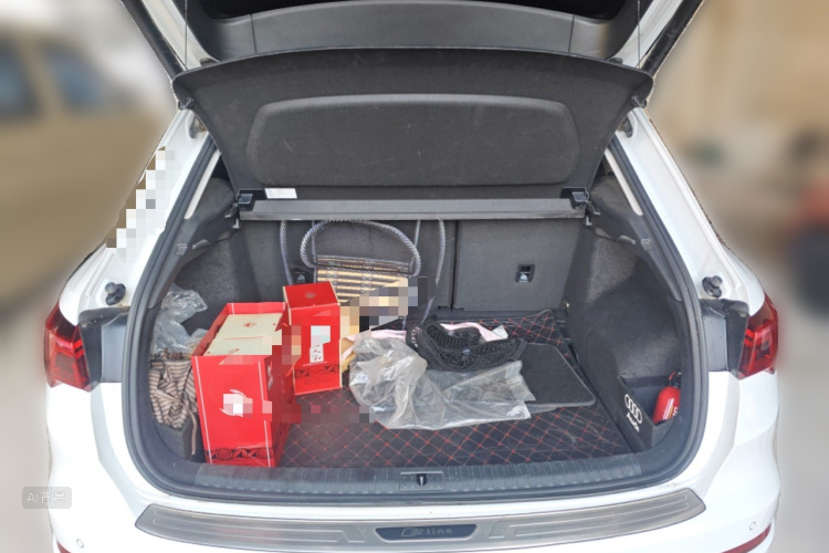 Audi Q3 2021 car image #21