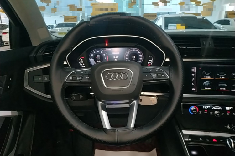 Audi Q3 2021 car image #11