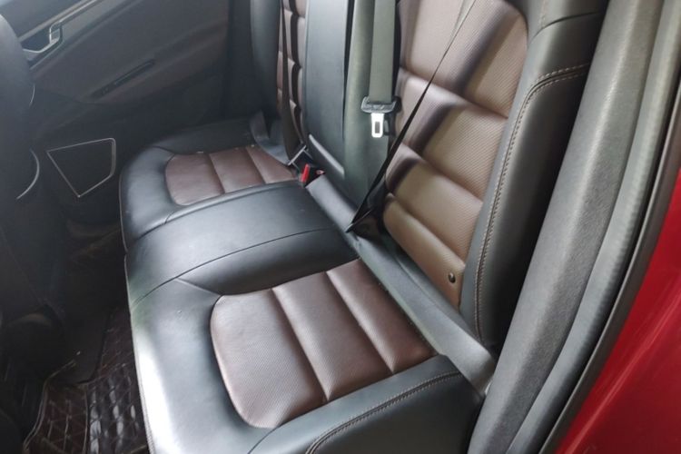 GEELY Emgrand GS 2018 car image #17
