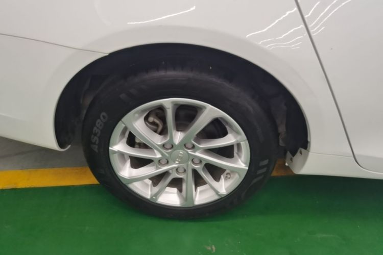 GEELY Emgrand 2021 car image #10