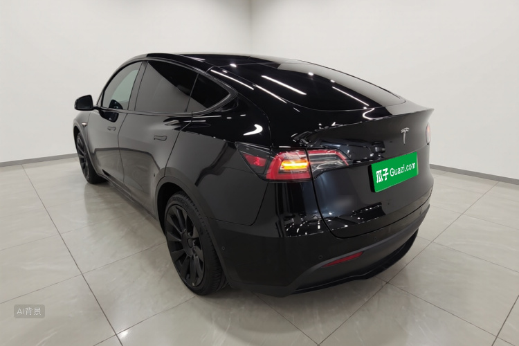 Tesla Model Y 2023 #5 Tesla Model Y 2023 car image #5