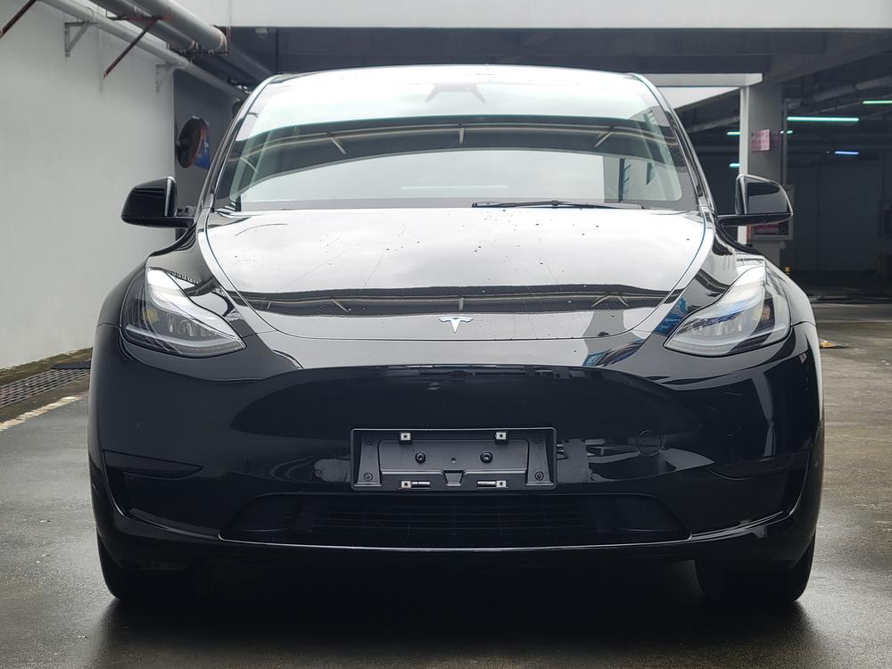 Tesla Model Y 2022 car image #2