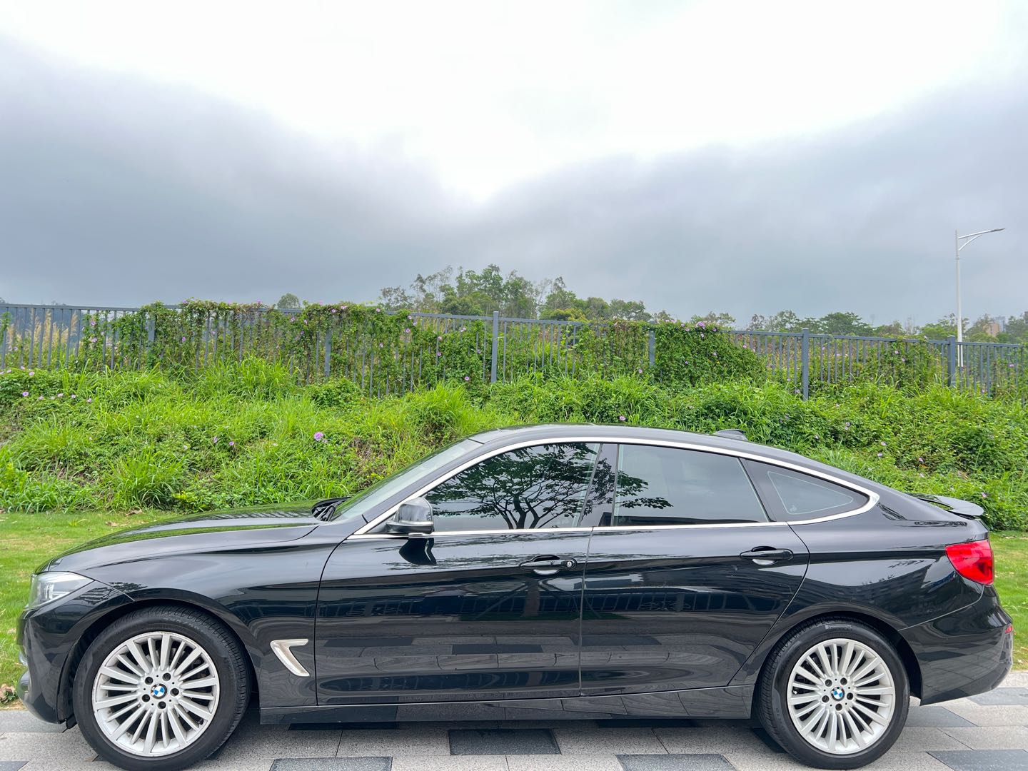 BMW 3 Series GT 2019 #9 BMW 3 Series GT 2019 car image #9