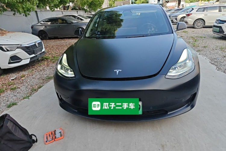 Tesla Model 3 2022 car image #3