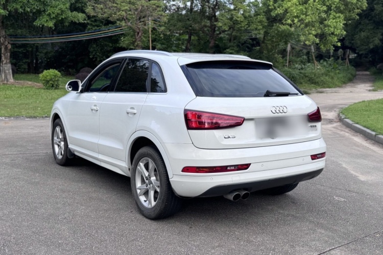 Audi Q3 2017 car image #7