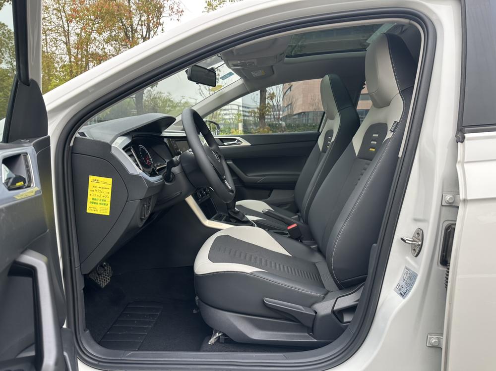 Volkswagen Polo 2020 car image #8