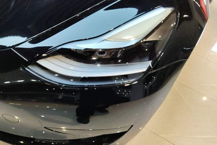 Tesla Model 3 2022 car image #23
