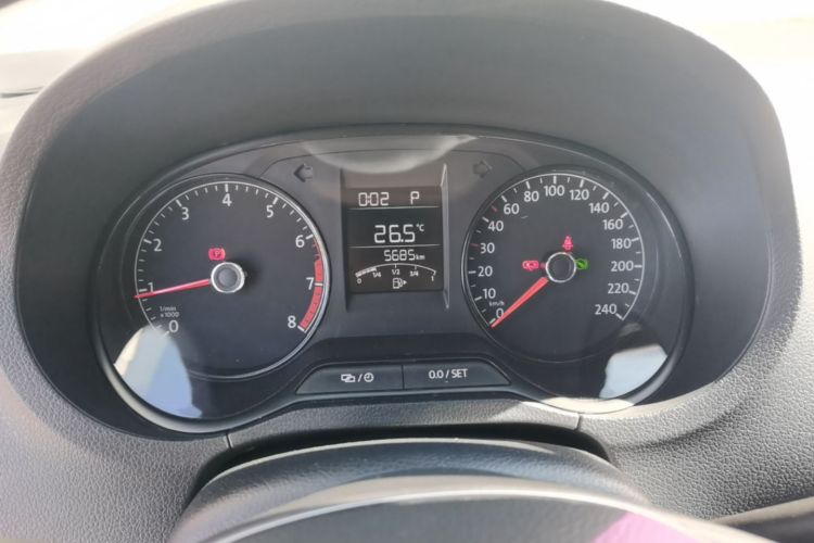 Volkswagen Polo 2019 car image #12