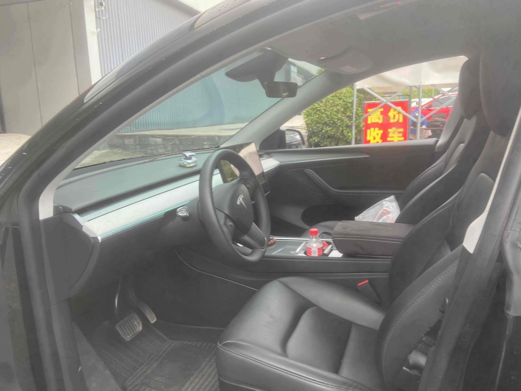 Tesla Model Y 2024 car image #4