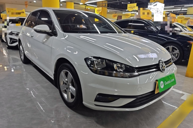 Volkswagen Golf 2018 car image #4