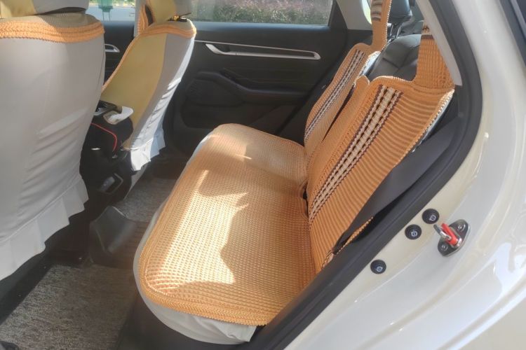 GEELY Emgrand 2025 car image #10