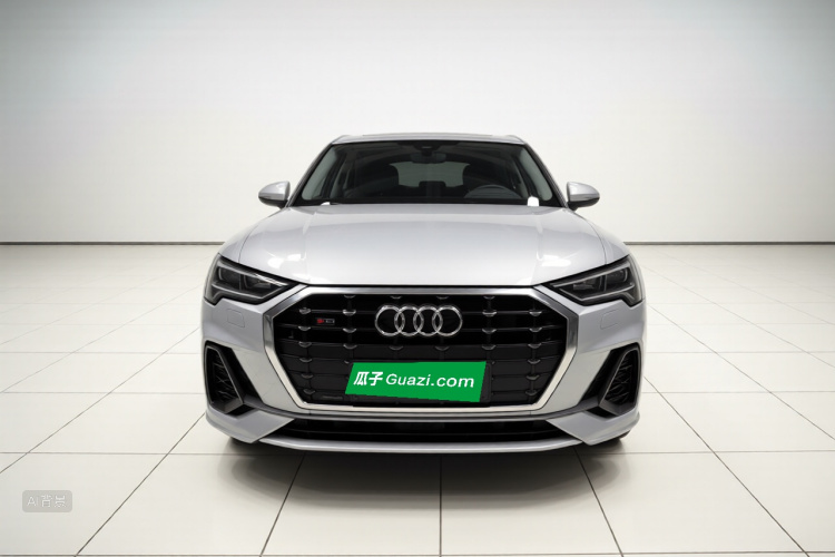 Audi Q3 2021 car image #3