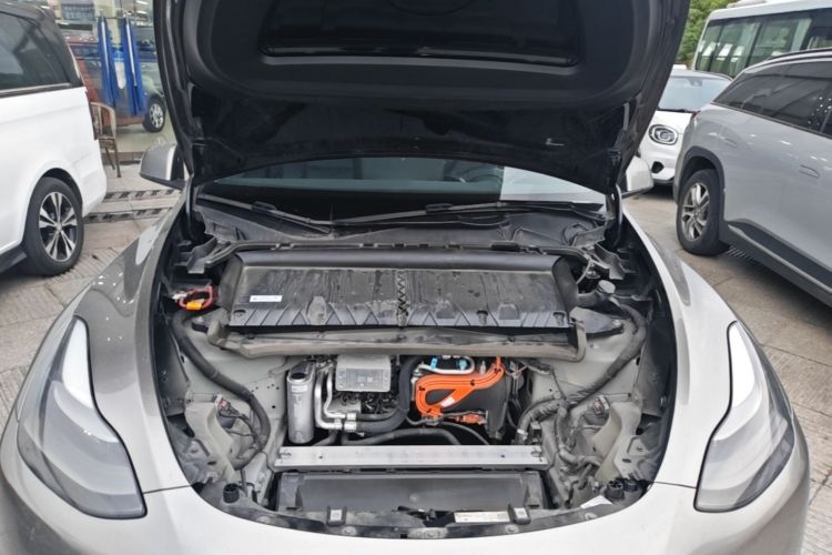 Tesla Model Y 2021 car image #20