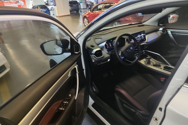 GEELY Coolray 2022 car image #16