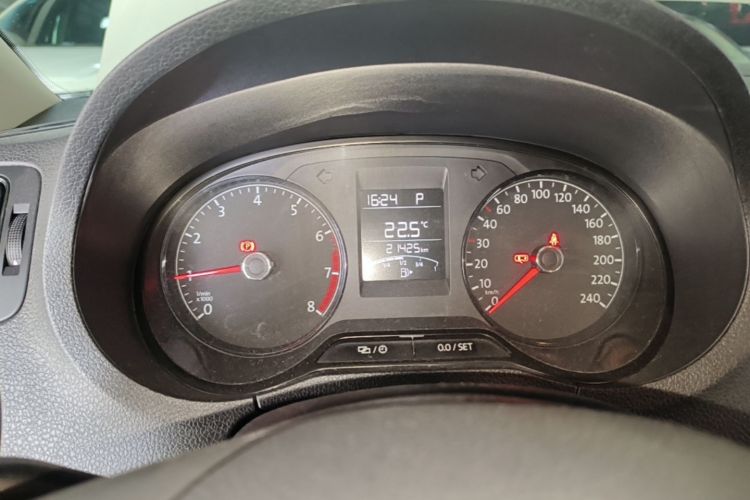 Volkswagen Polo 2019 car image #12