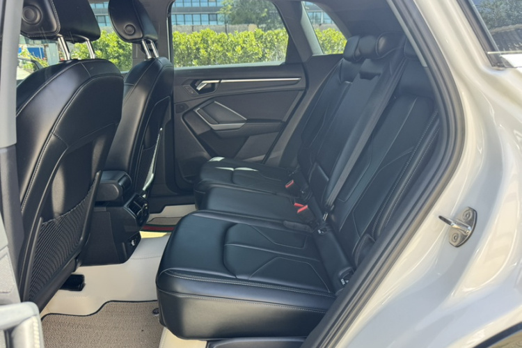 Audi Q3 2024 car image #15