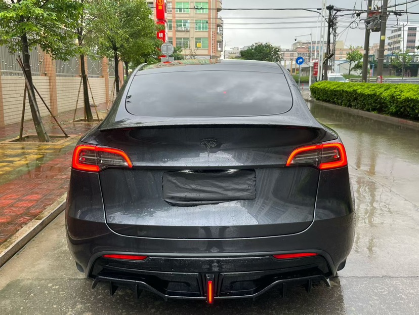Tesla Model Y 2024 #8 Tesla Model Y 2024 car image #8