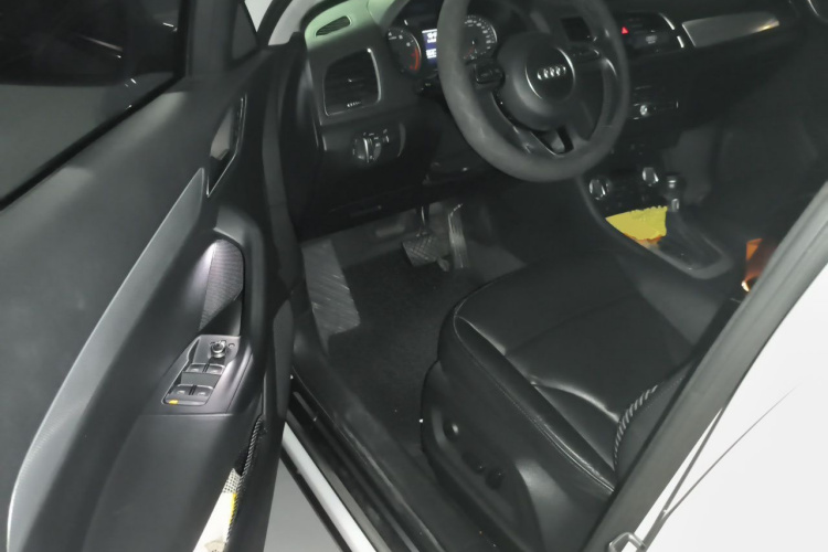 Audi Q3 2015 #9 Audi Q3 2015 car image #9