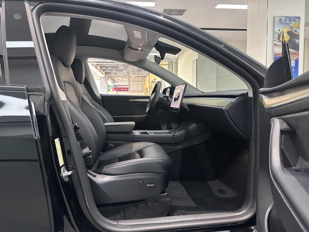 Tesla Model Y 2023 immagine di auto #20