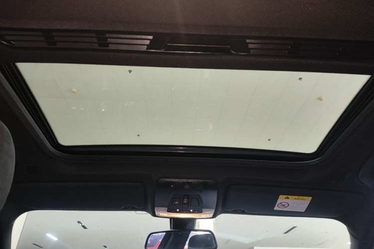 BMW 3 Series 2017 car image #18