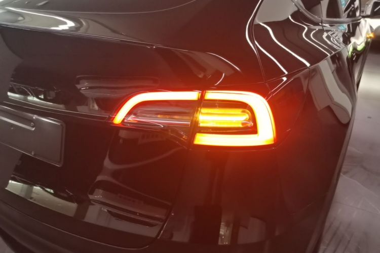 Tesla Model Y 2022 #8 Tesla Model Y 2022 car image #8