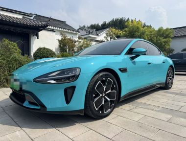MI SU7 2025 immagine di auto 