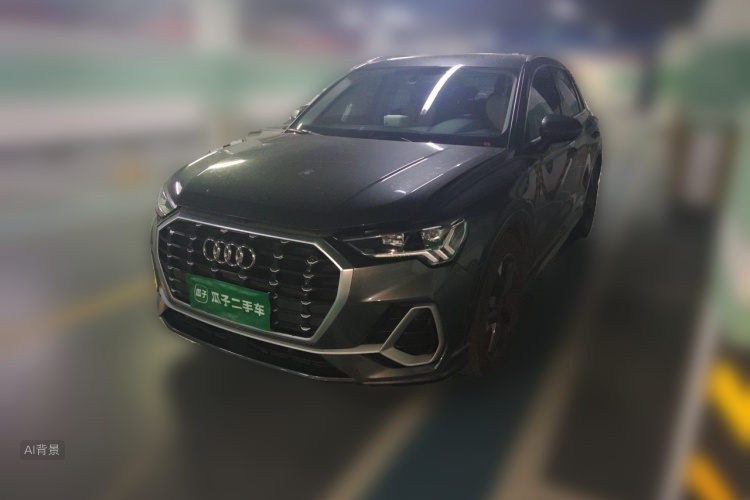 Audi Q3 2023 car image #2