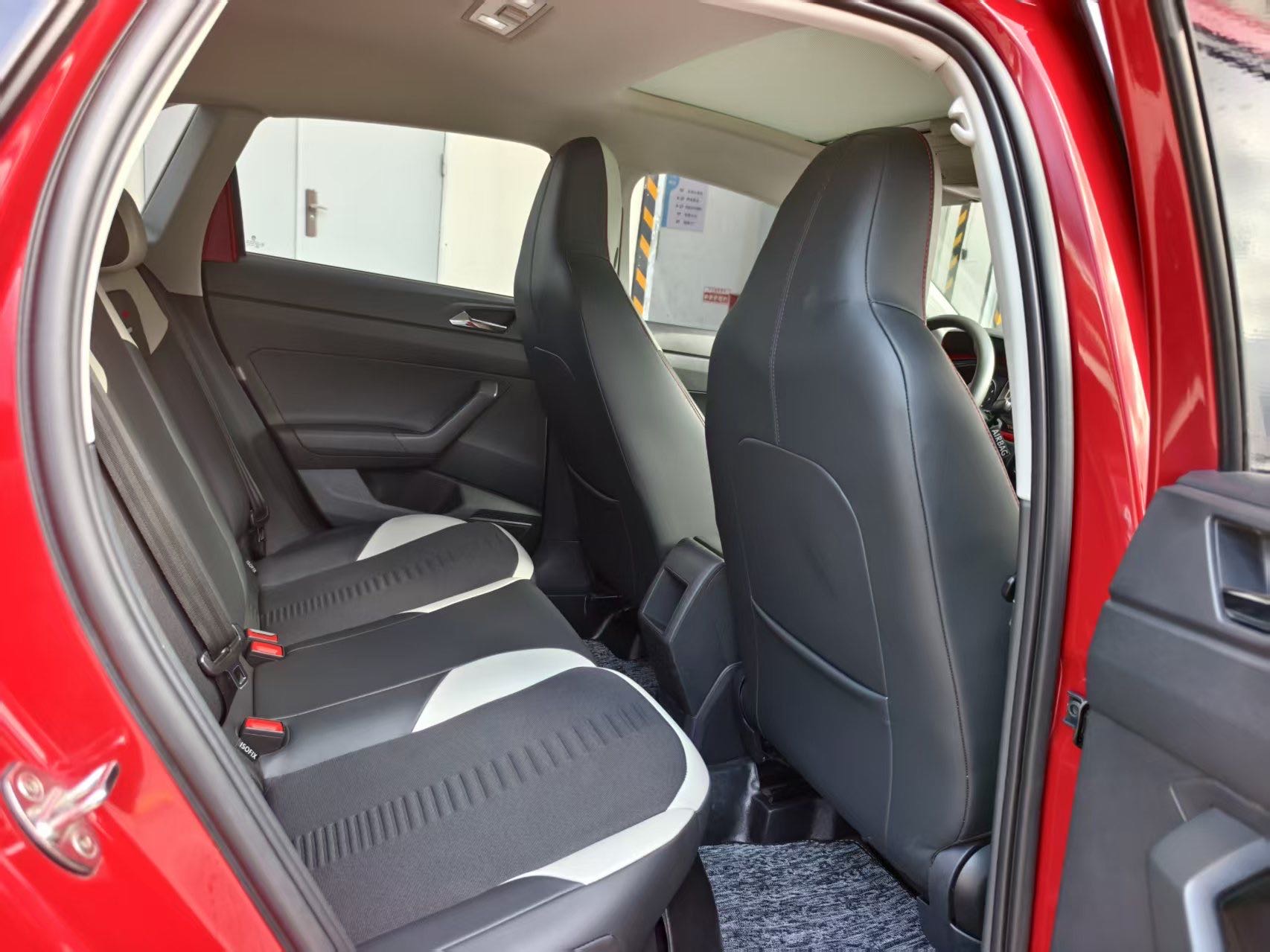 Volkswagen Polo 2021 car image #9