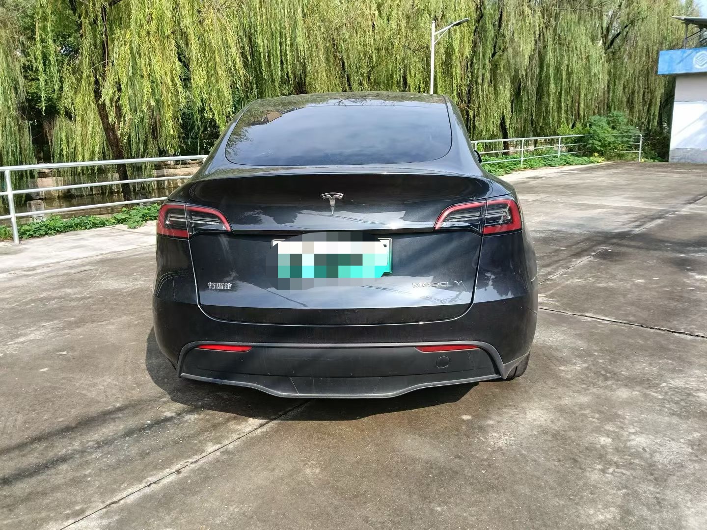 Tesla Model Y 2024 #3 Tesla Model Y 2024 car image #3