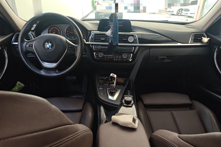 BMW 3 Series 2018 #10 BMW 3 Series 2018 car image #10