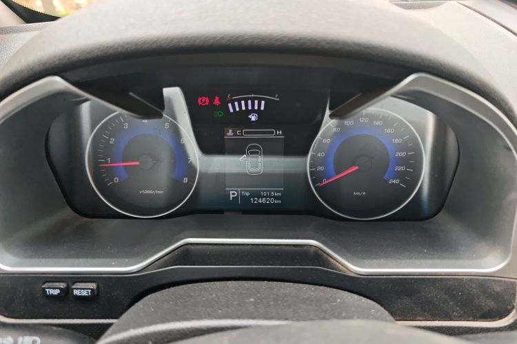 GEELY Emgrand 2016 car image #12