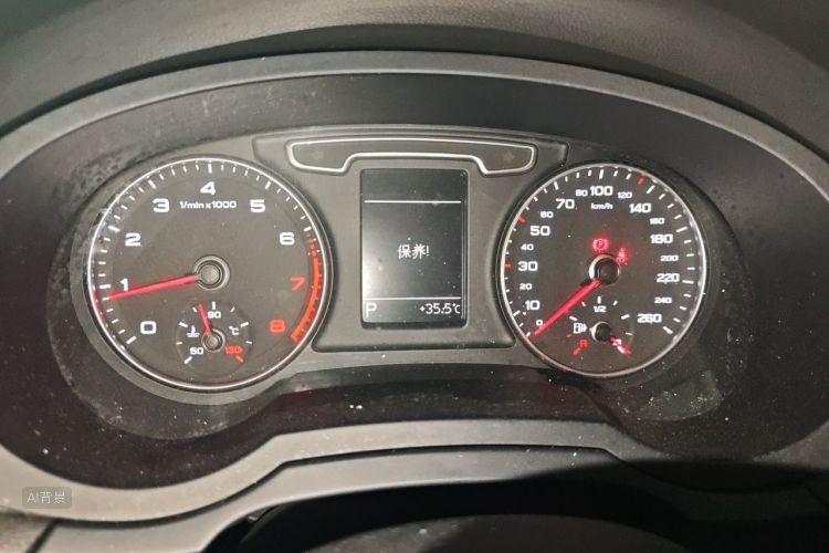 Audi Q3 2015 car image #13