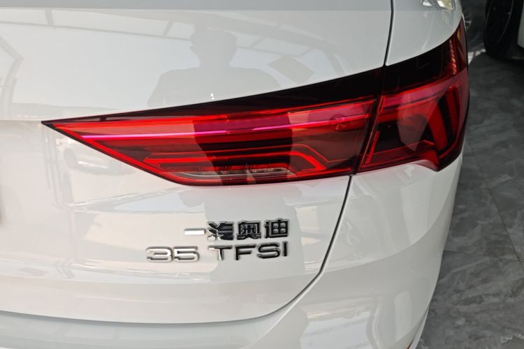 Audi Q3 2023 #8 Audi Q3 2023 car image #8