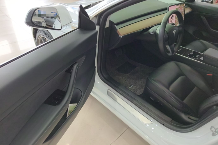 Tesla Model 3 2020 #16 Tesla Model 3 2020 car image #16