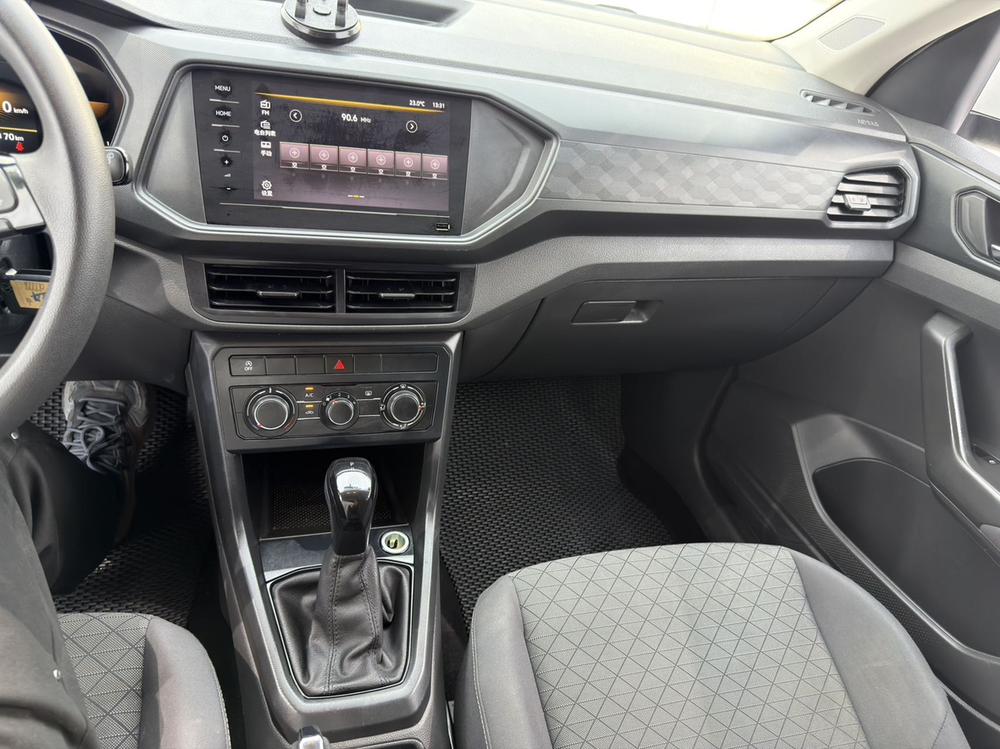Volkswagen T-Cross 2023 immagine di auto #8