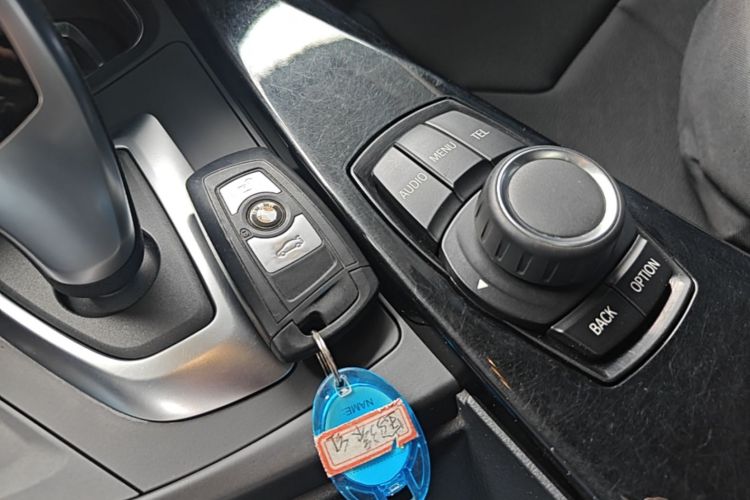BMW 3 Series 2017 car image #9