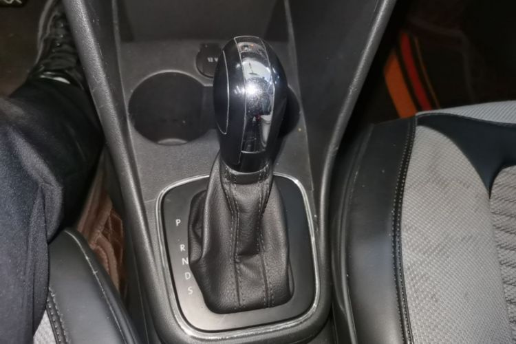 Volkswagen Polo 2018 car image #14