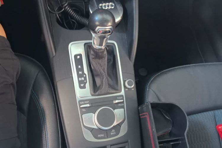 Audi A3 2019 car image #14