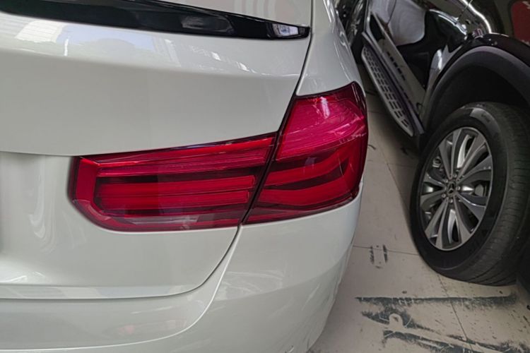 BMW 3 Series 2017 #8 BMW 3 Series 2017 car image #8