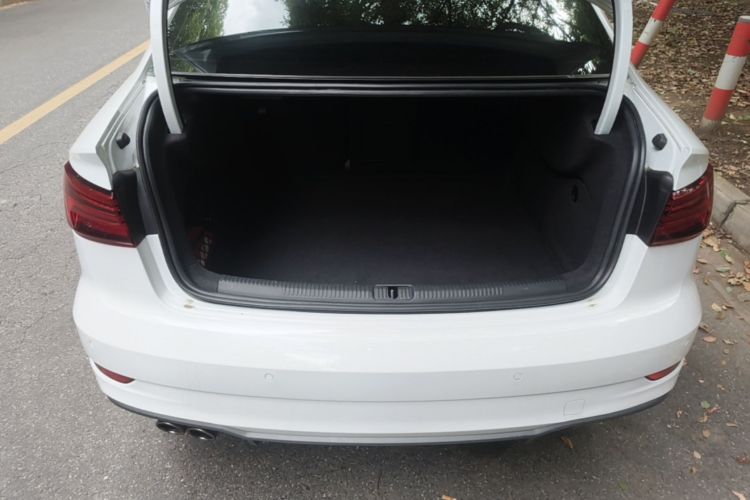 Audi A3 2018 car image #21