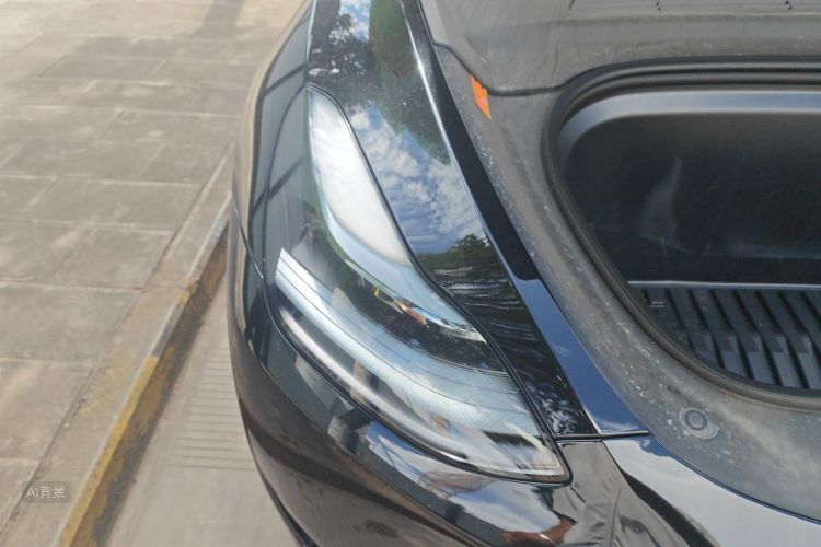 Tesla Model Y 2023 car image #8