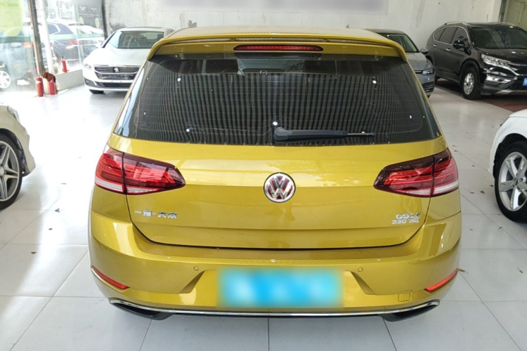 Volkswagen Golf 2018 car image #6