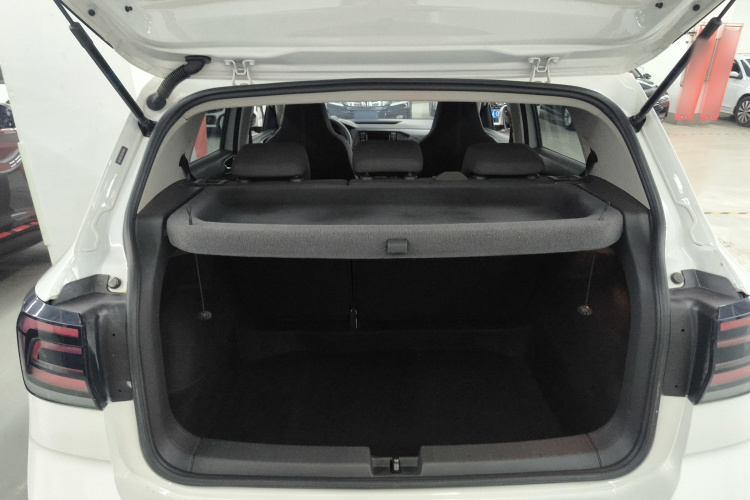 Volkswagen T-Cross 2020 immagine di auto #19