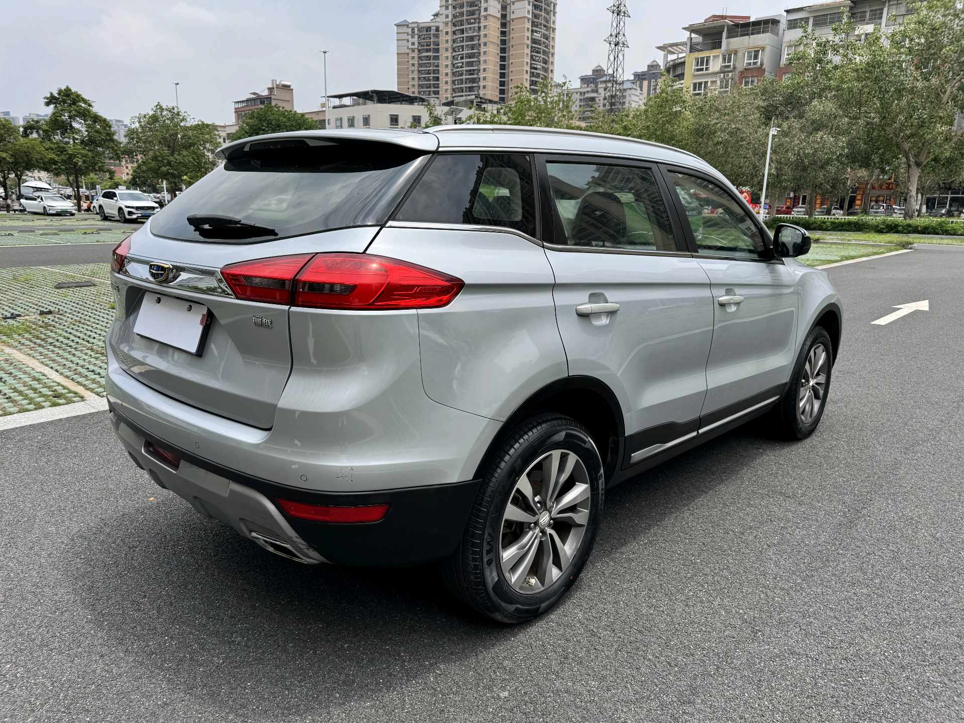 GEELY Boyue 2017 car image #9