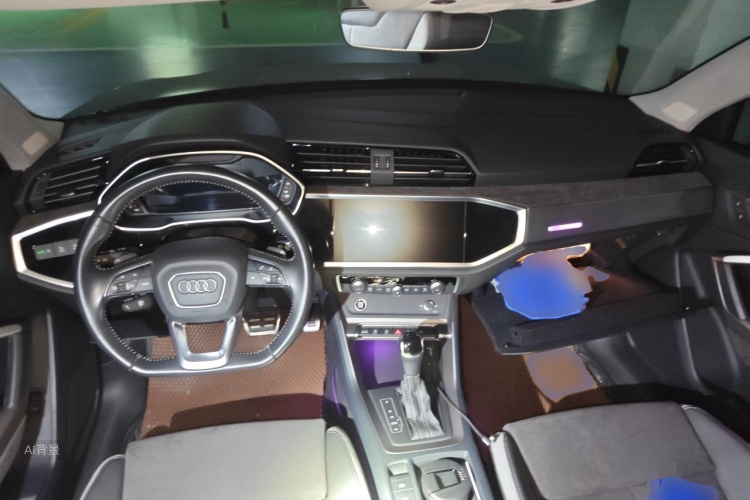 Audi Q3 2022 car image #11