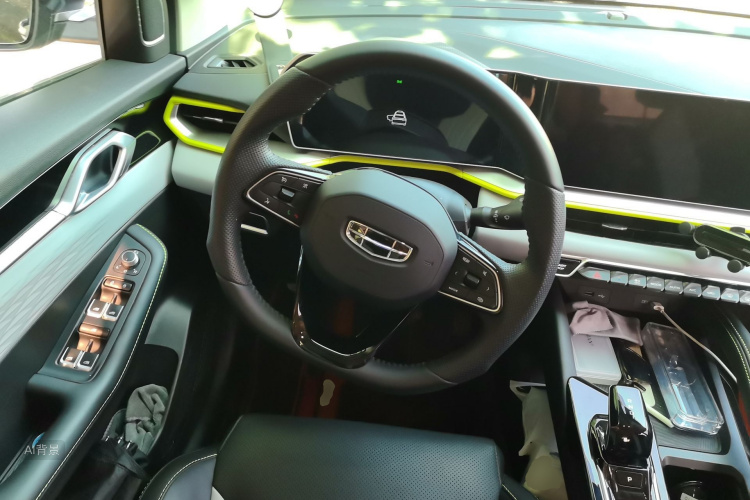 GEELY Coolray 2023 car image #12