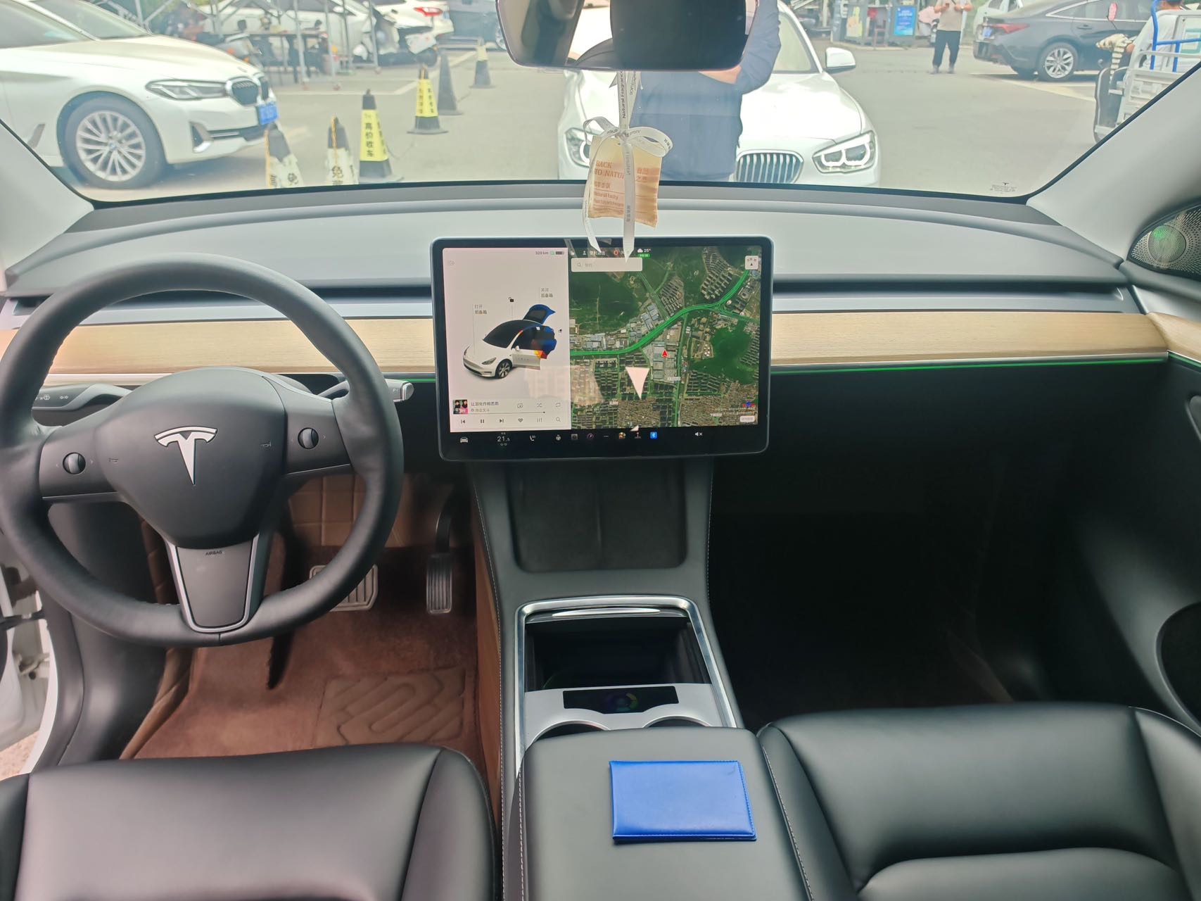 Tesla Model Y 2021 #5 Tesla Model Y 2021 car image #5