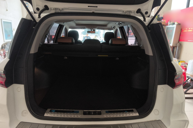 GEELY Vision X6 2020 immagine di auto #19