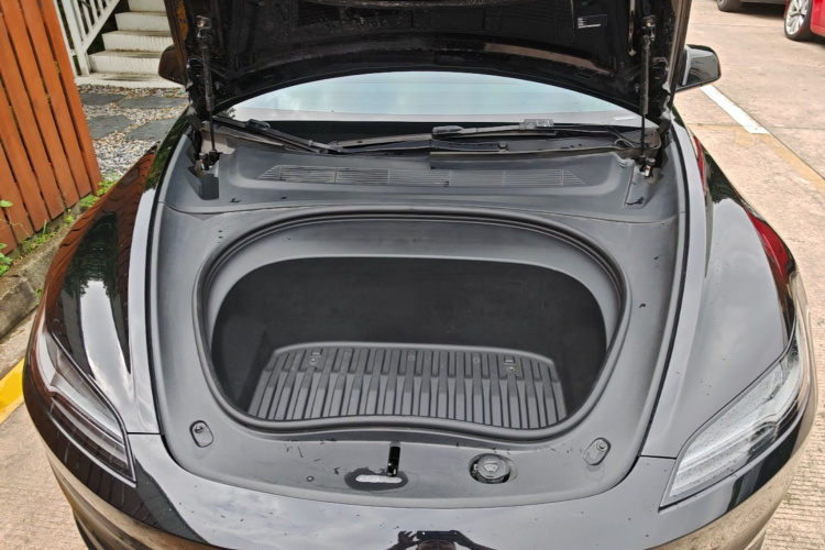 Tesla Model 3 2024 car image #20