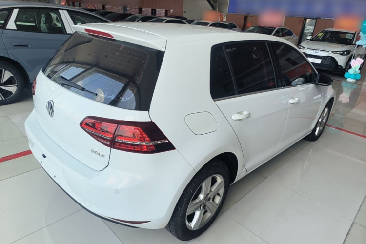 Volkswagen Golf 2017 car image #7